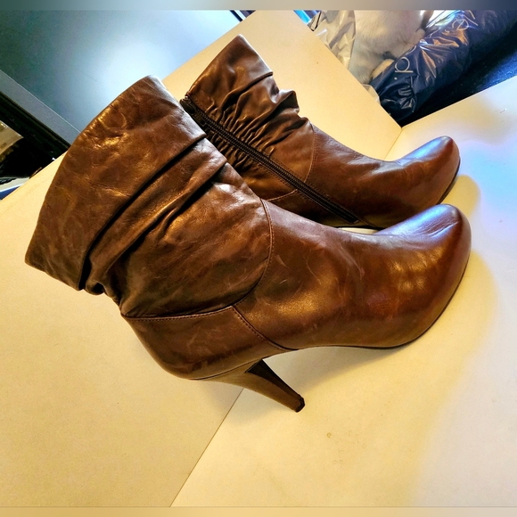 VINTAGE 90S LIKE NEW WORTHINGTON LEATHER BOOTIES SZ 10 lot 0007. - Picture 3 of 10